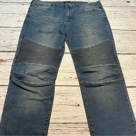 True Religion Jeans - Picture 6 of 9